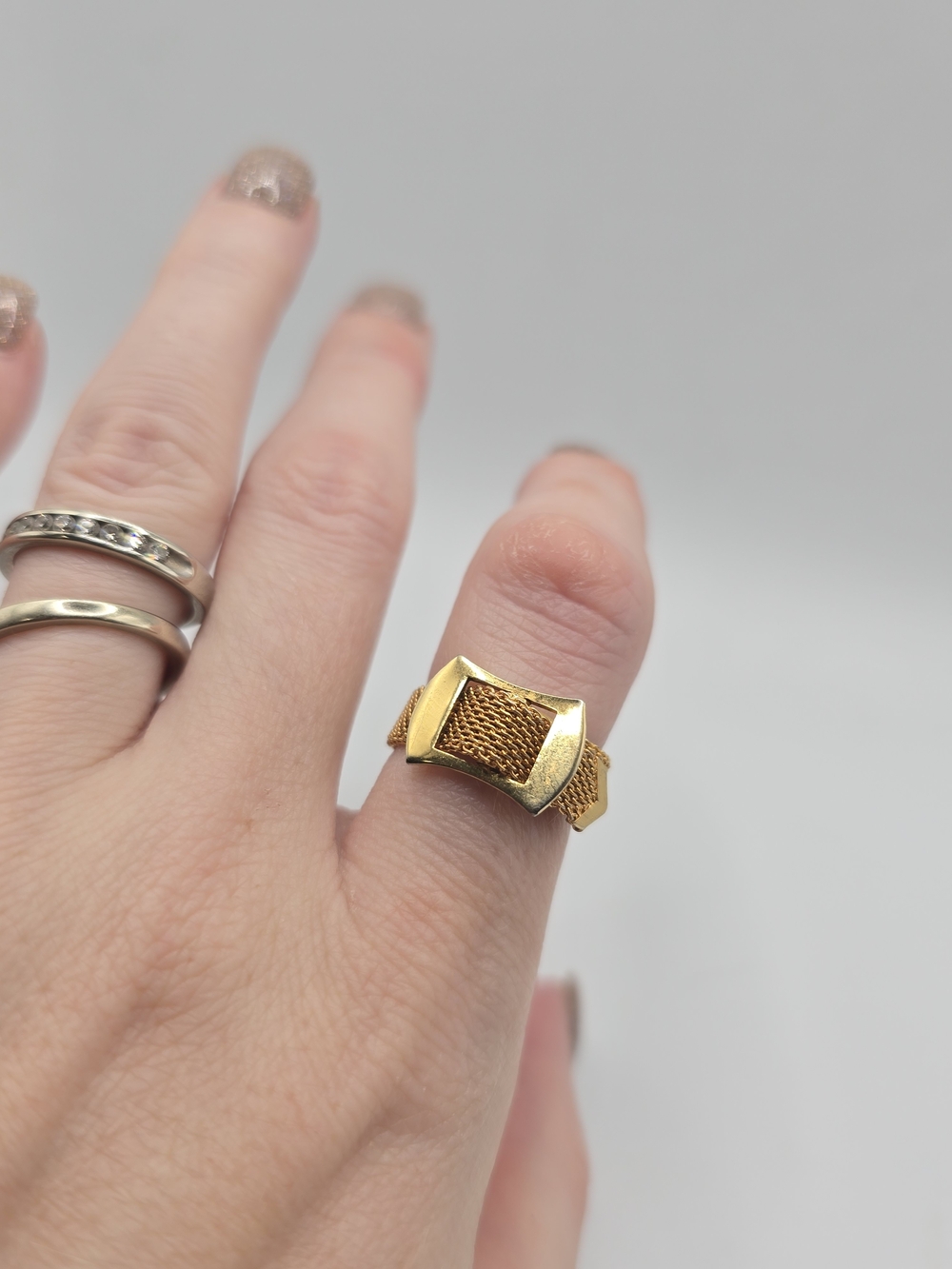Vintage Gold Mesh Buckle Accent Women's Ring